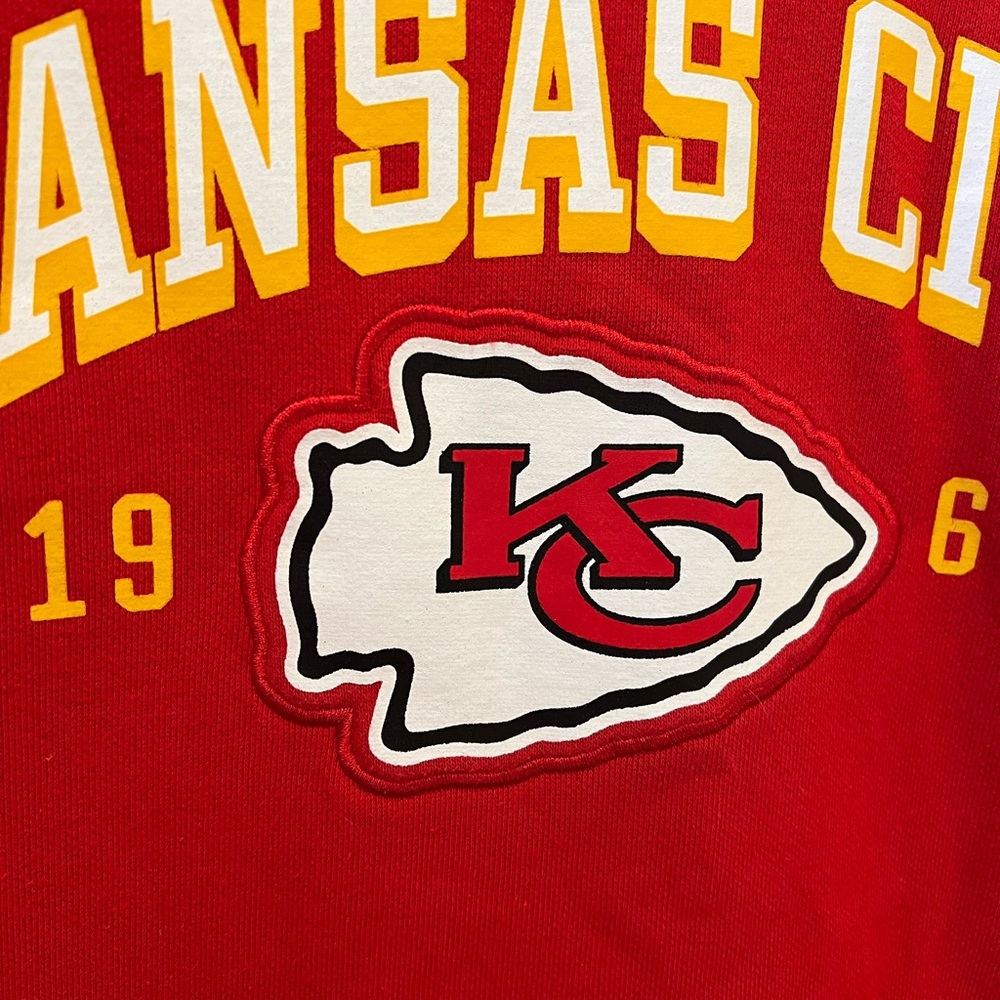 Kansas City Chiefs Red Embroidered Sweatshirt Women’s Large - Picture 4 of 7